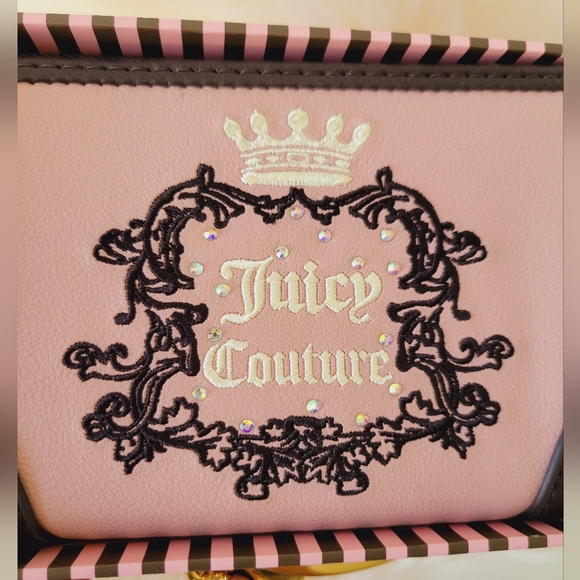 🩷🩷JUICY COUTURE DUSTY BLUSH HERITAGE LARGE WALLET🩷🩷 - Picture 2 of 8